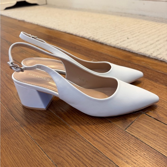 Elegant White Slingback Heels - Picture 3 of 4